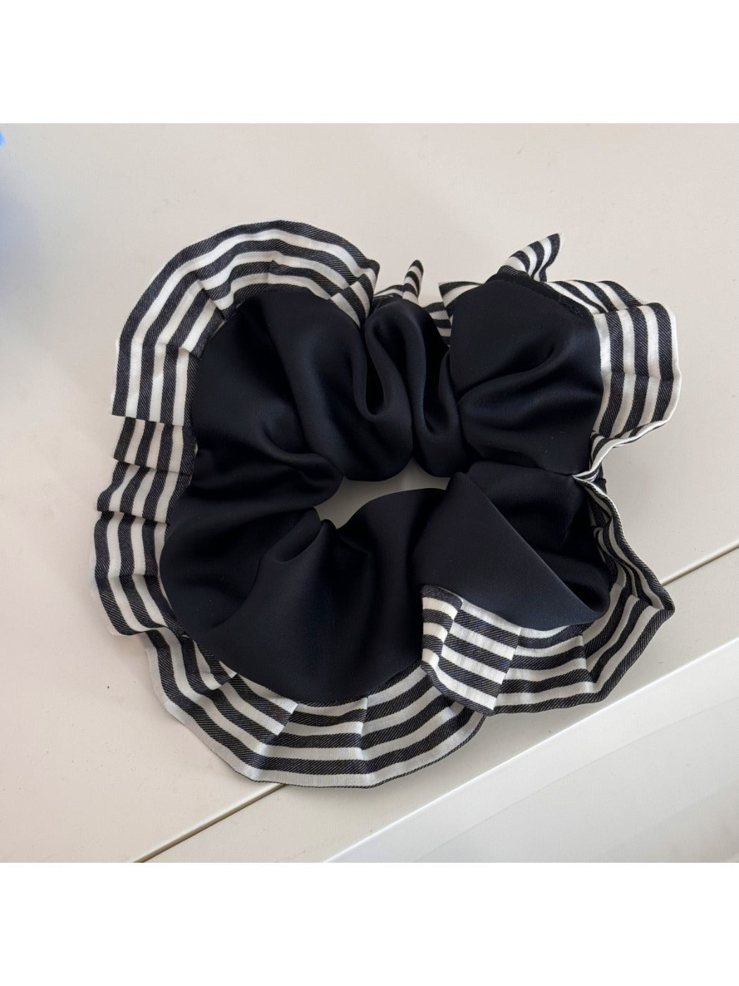 Gifty - Ruffled Edge Striped Satin Scrunchie