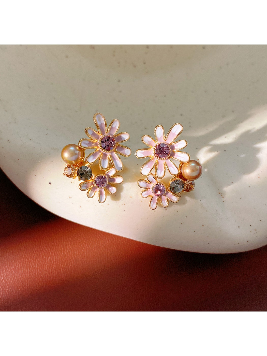 Earedge - Vintage Floral Enamel Detail Stud Earrings