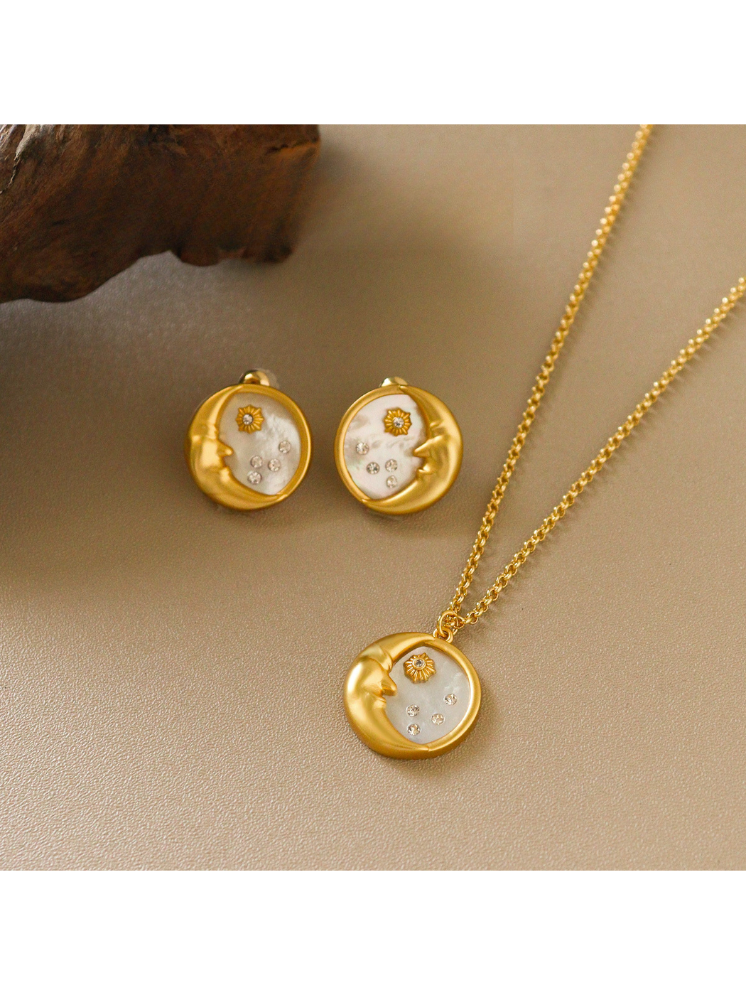 Earedge - Geometric Moon Detail Alloy Earrings