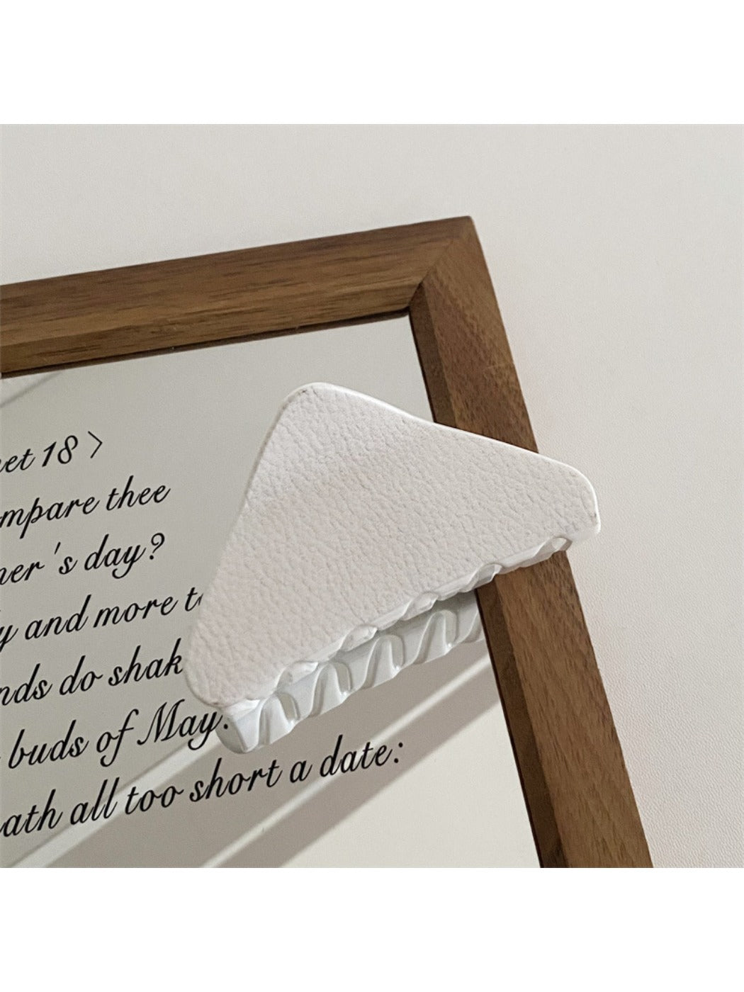 Beau - Elegant White Hair Claw Clip