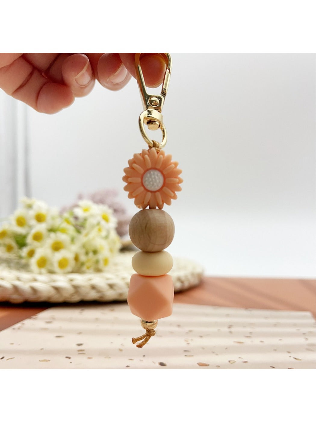 Keypus - Stylish Daisy Pendant