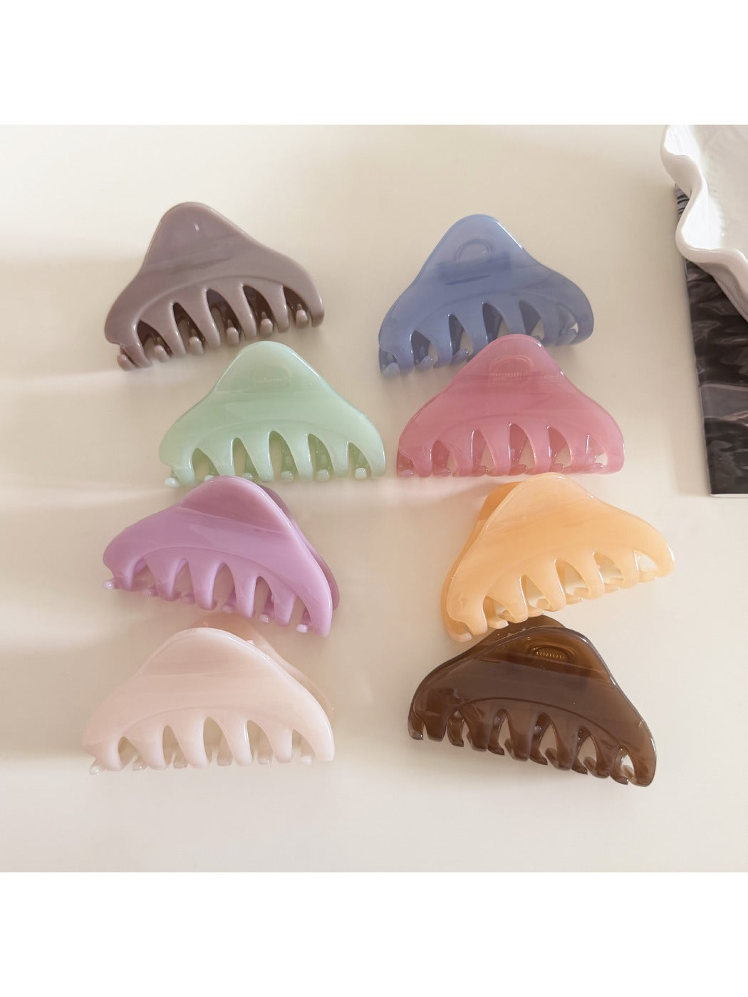 Beau - Fashionable Retro Triangular Hair Clip