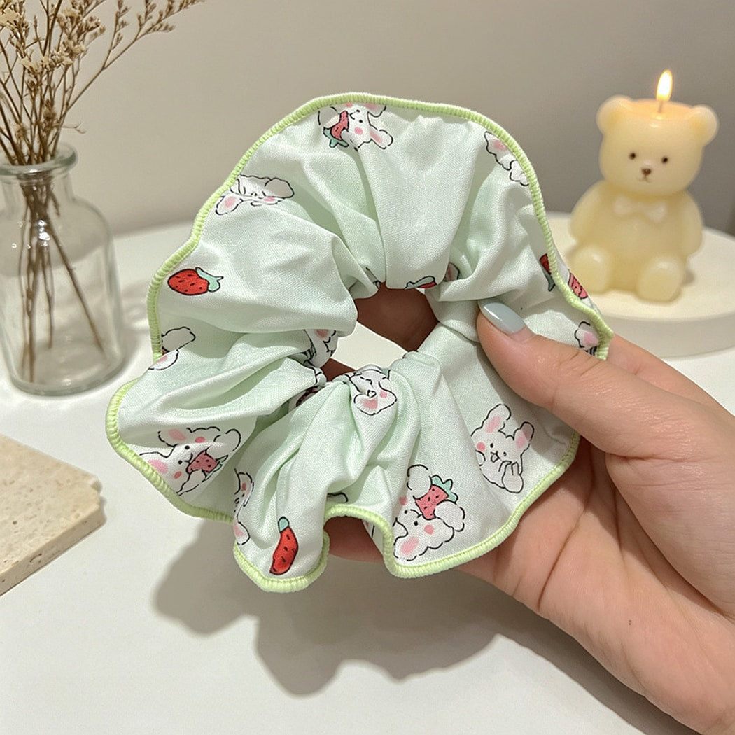 Gifty - Strawberry Print Fabric Ruffle Edge Scrunchie