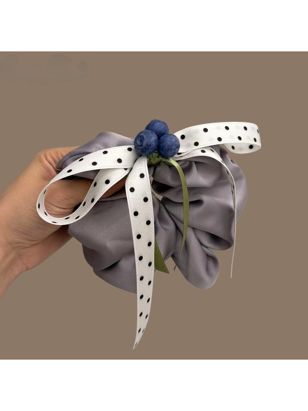 Gifty - Polka Dot Bow Blueberry Detail Scrunchie