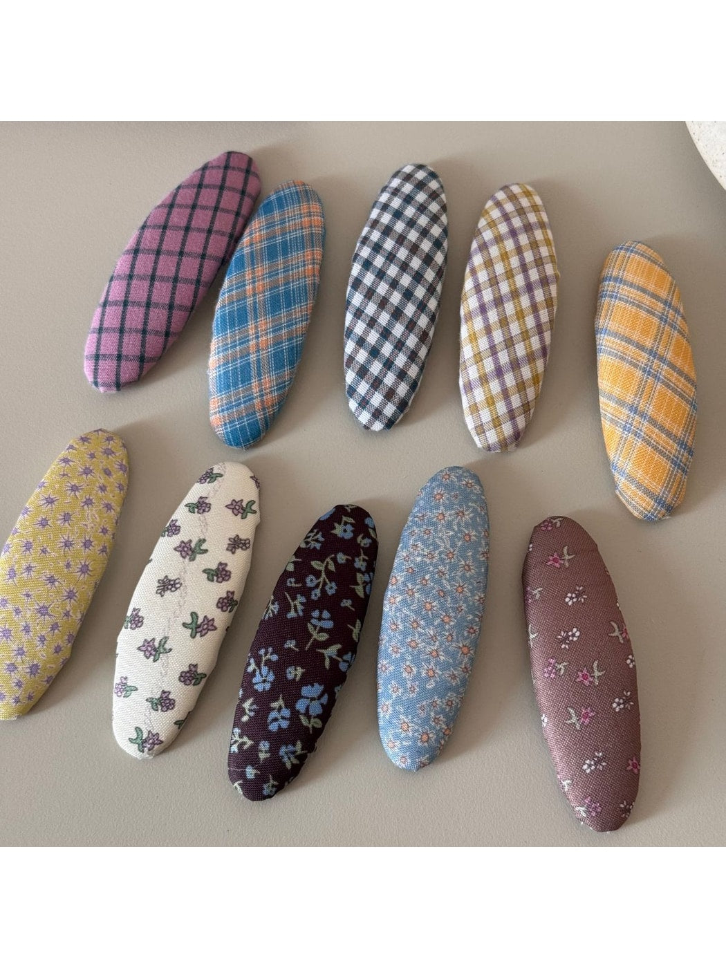 Beau - Irregular Oval Pattern Hair Clip