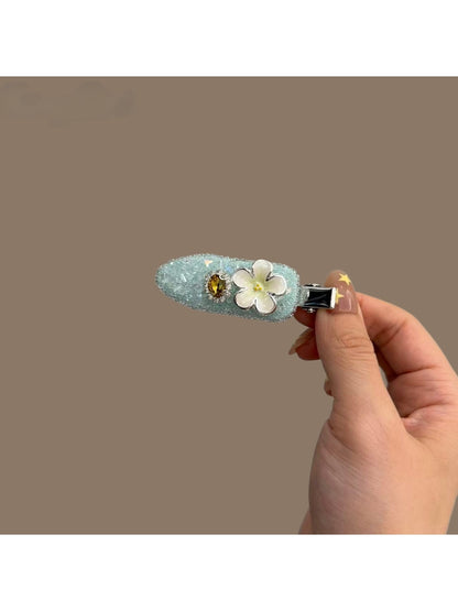 Beau - Floral Bangs Styling Plastic Alloy Hair Clip