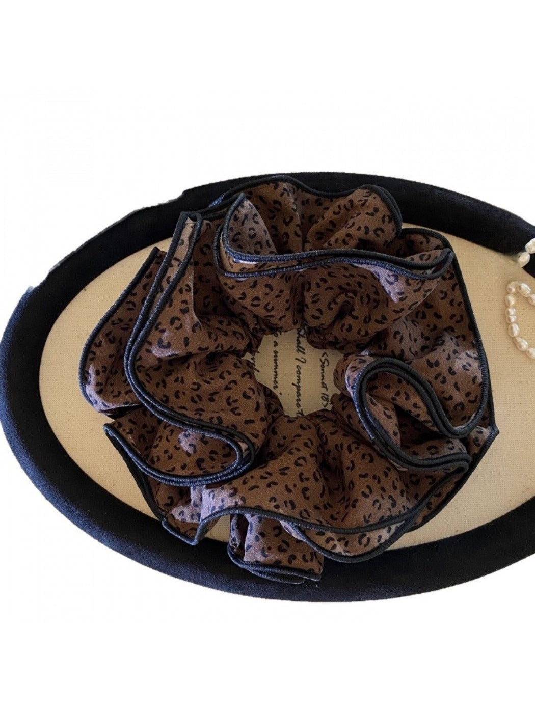 Gifty - Layered Vintage Leopard Print Scrunchy