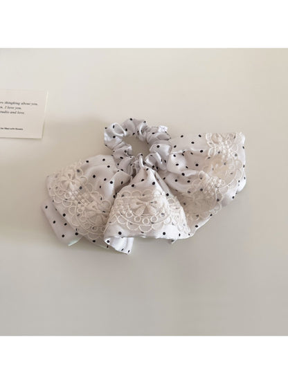 Side view of Gifty vintage polka dot hair tie showing fabric texture