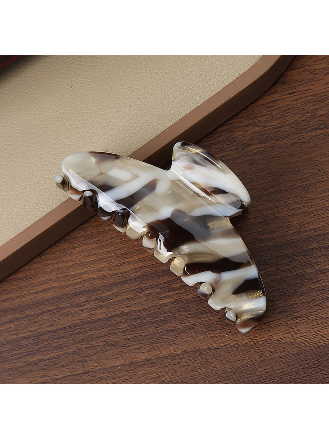 Beau - Large Fashion Hair Claw Clip