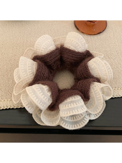 Gifty - Knitted Lace Hair Scrunchie