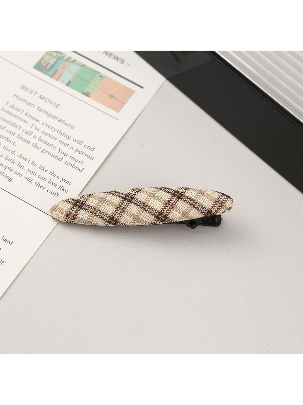 Beau - Plaid Fabric Oval Side Bangs Hair Clip