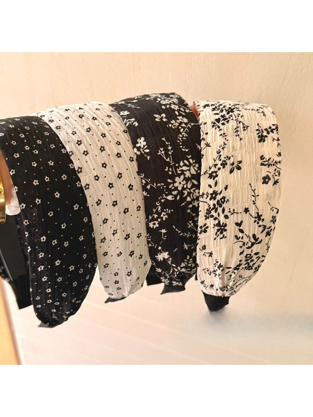 Gifty wide edge headband with tiny floral print on fabric