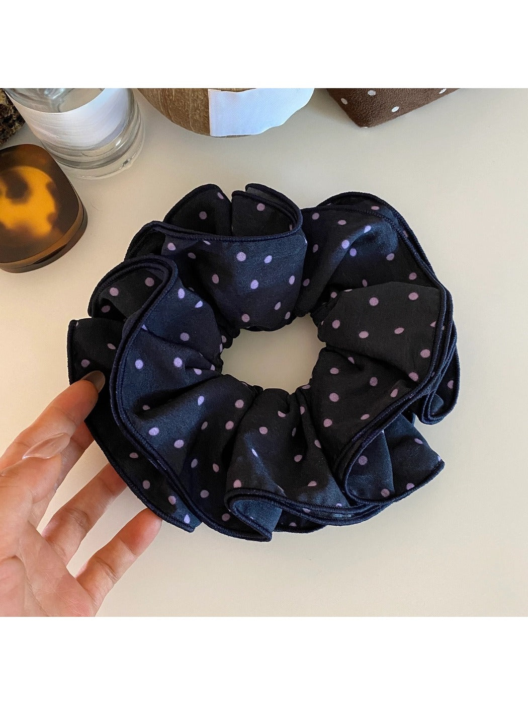 Gifty - Polka Dot Retro Scrunchie