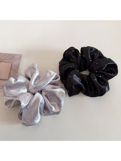 Gifty - Elegant Satin Crinkle Scrunchie
