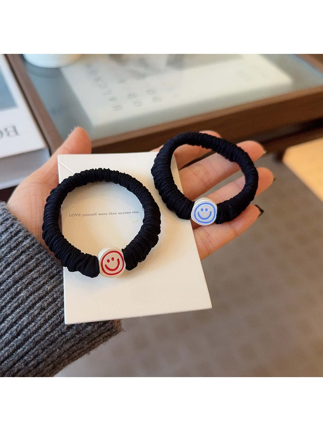 Gifty - Sweet Style Smiley Face Everyday Hair Tie