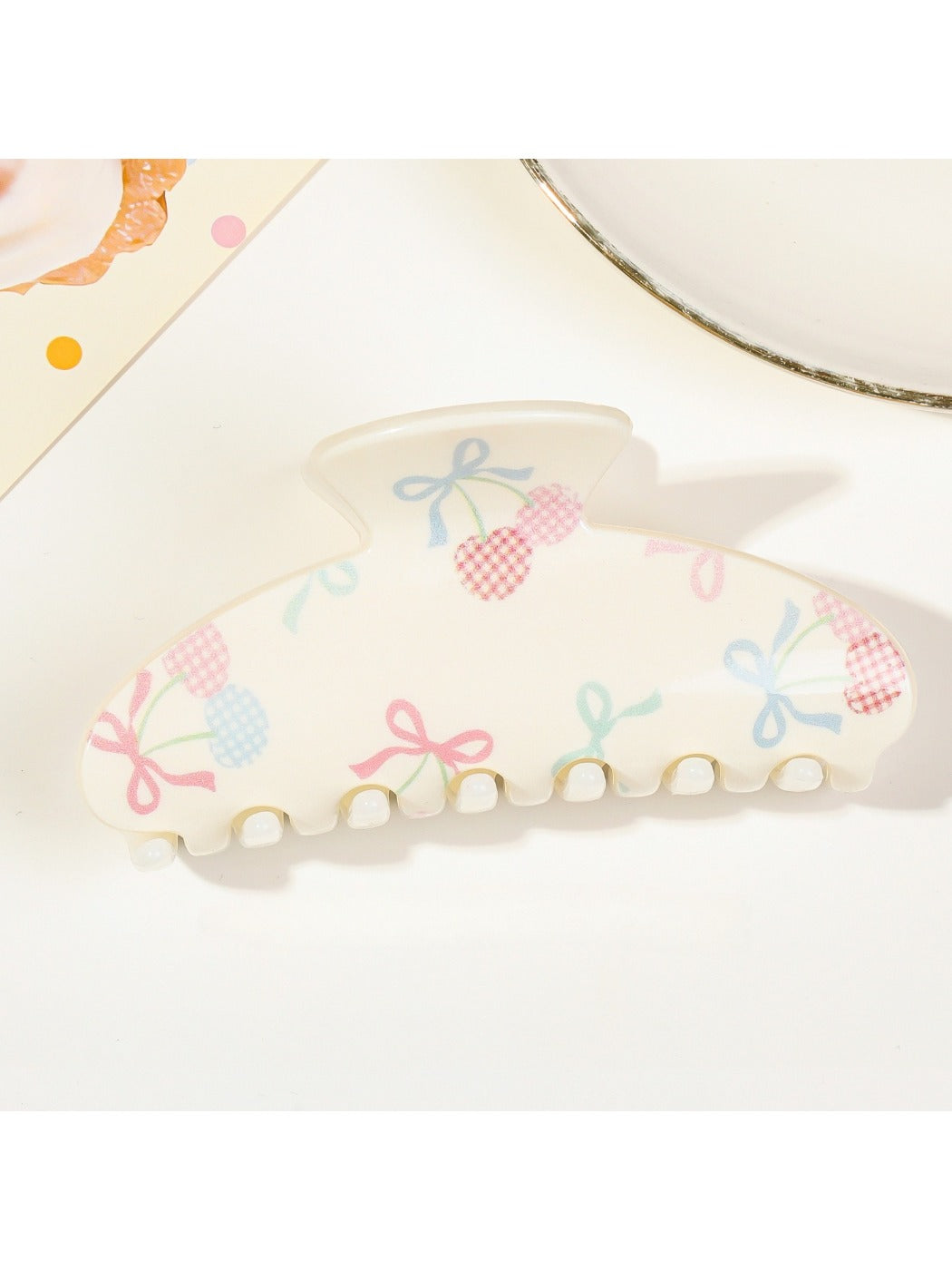 Beau - Light Toned Square Tipped Claw Clip