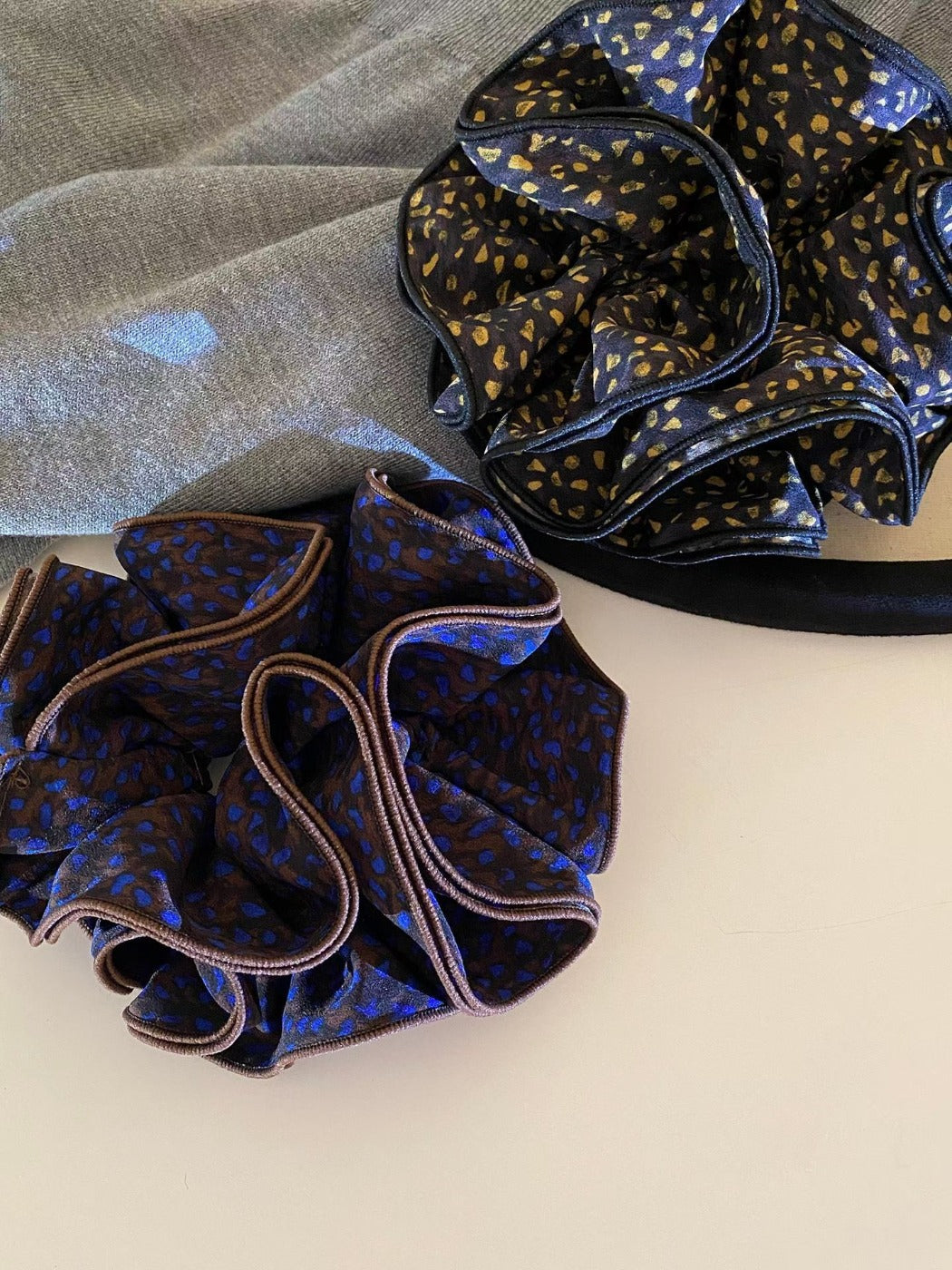 Gifty - Spring Retro Polka Dot Ruffled Scrunchie