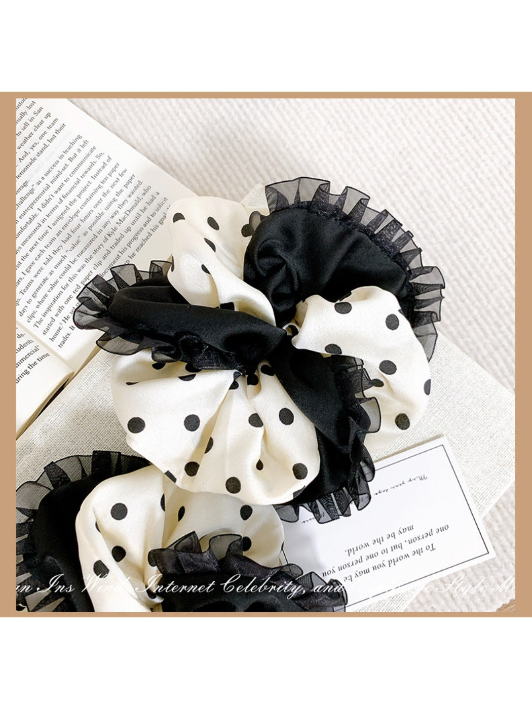 Gifty - Sweet Polka Dot Scrunchie Hair Tie