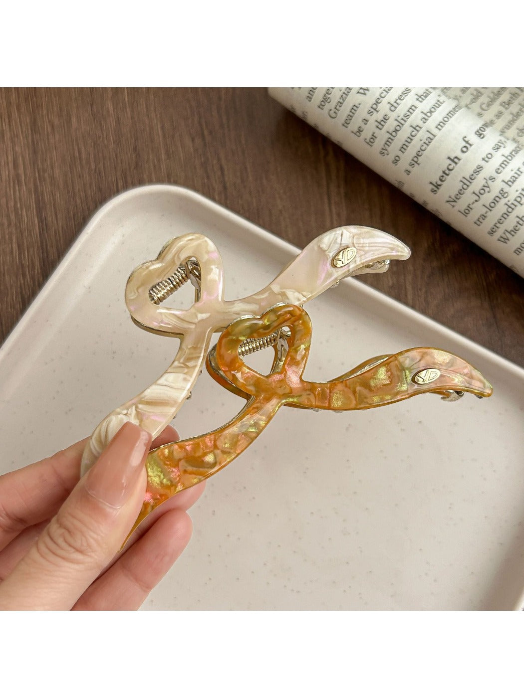 Beau - Gradient Textured Hair Claw Clip