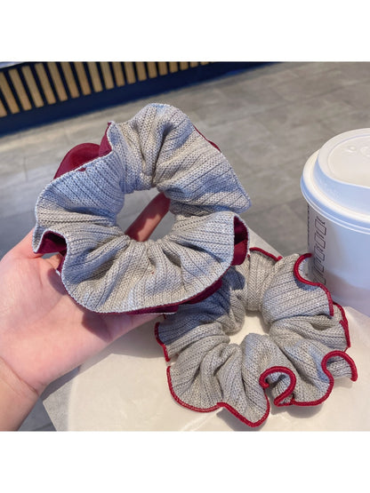 Gifty - Gray Crinkled Elastic Scrunchies