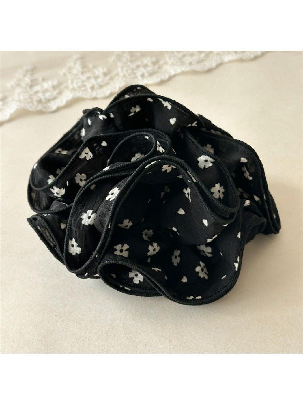 Gifty - Vintage Floral Forest Scrunchie