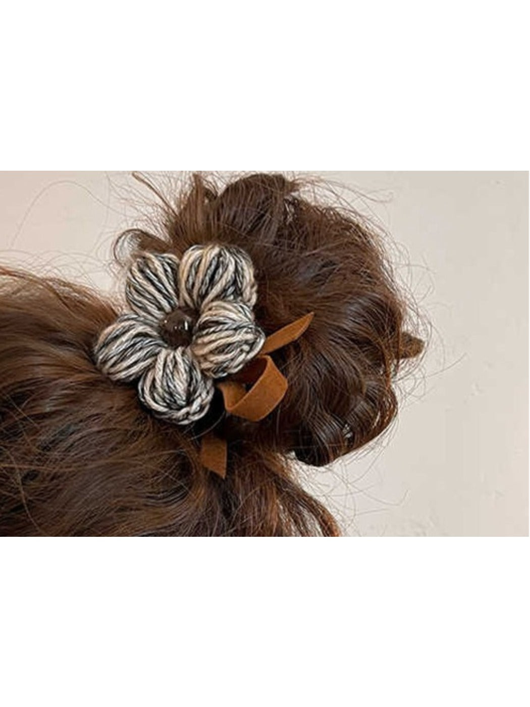 Gifty - Floral Bow Hair Scrunchie