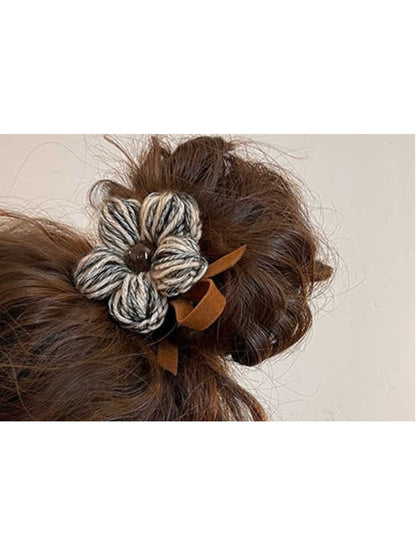 Gifty - Floral Bow Hair Scrunchie