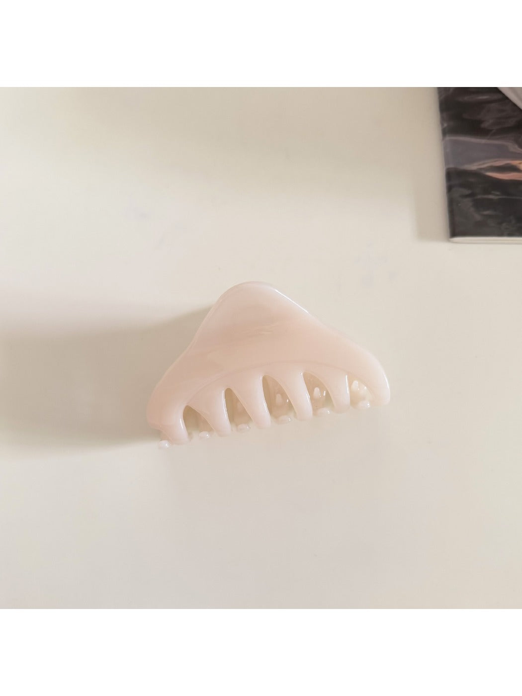 Beau - Fashionable Retro Triangular Hair Clip