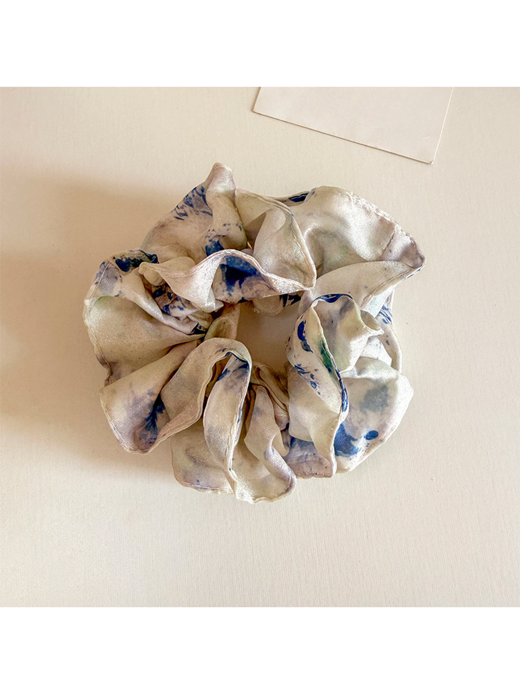 Gifty - Ink Wash Floral Print Scrunchie