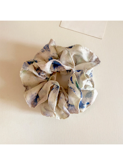 Gifty - Ink Wash Floral Print Scrunchie