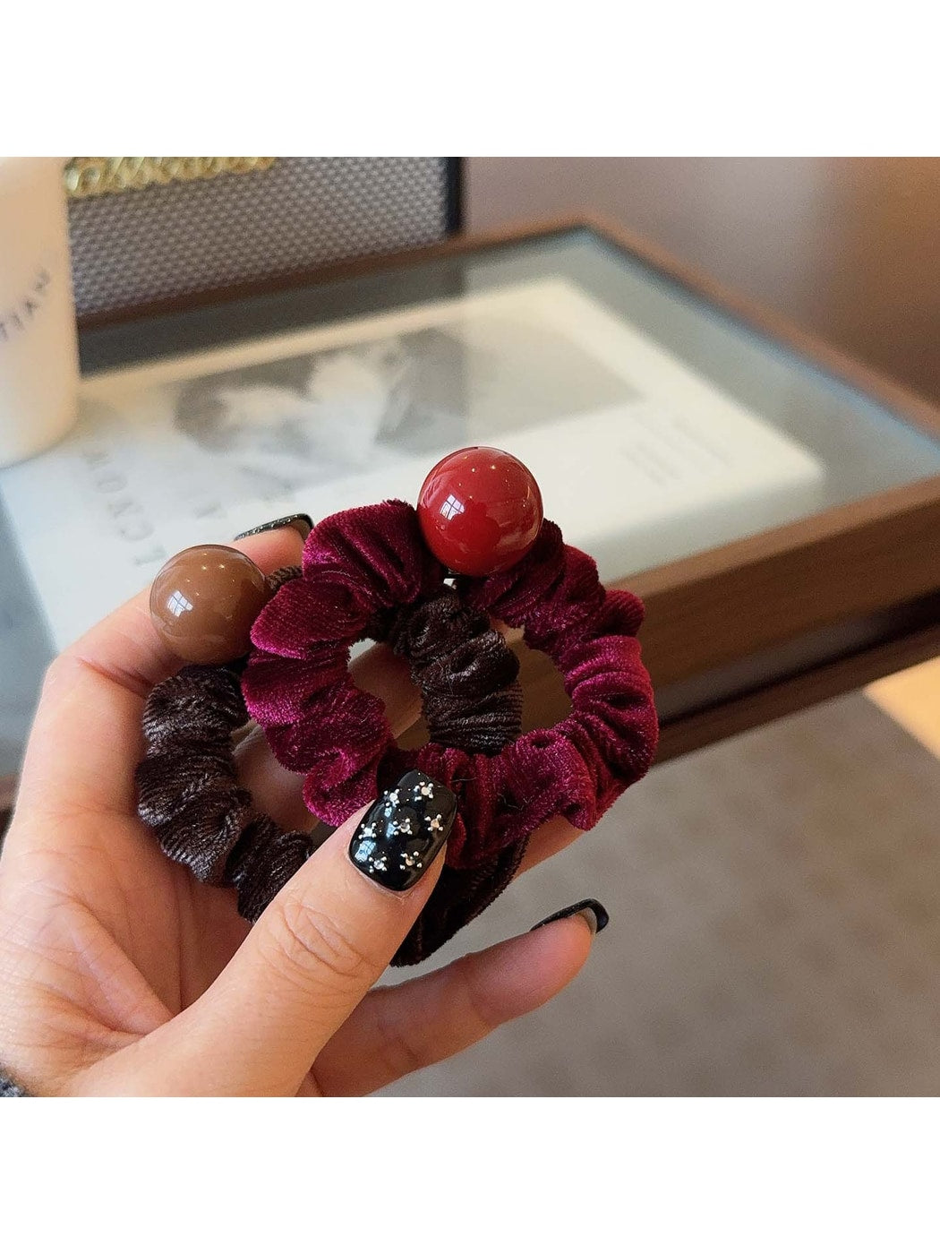 Gifty - Sweet Style Rounded Accent Decorative Hair Tie