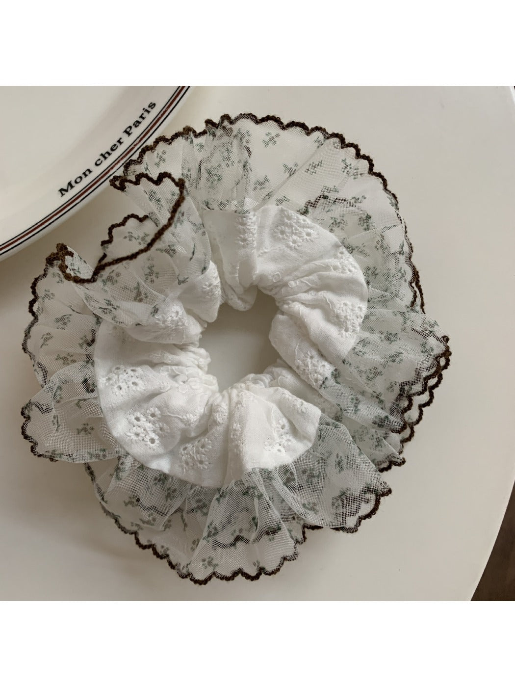 Gifty - Lace Floral Print Scrunchie