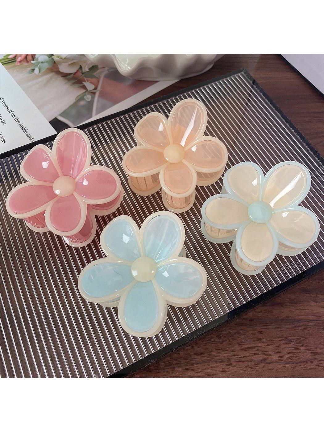 Beau - Sweet Floral Acrylic Alloy Hair Claw Clip