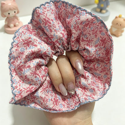 Gifty - Floral Print Scalloped Edge Scrunchie