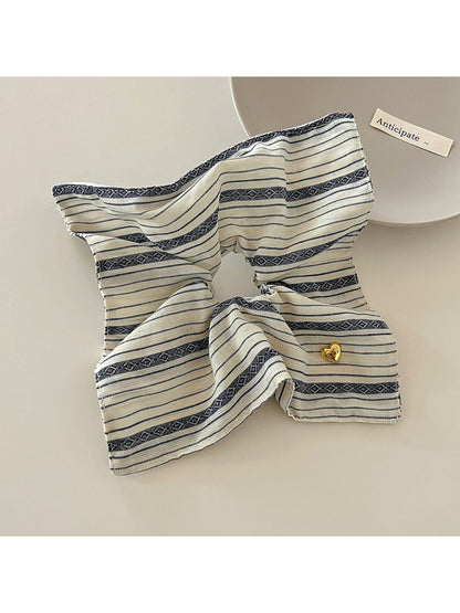 Gifty - Vintage Striped Scrunchie
