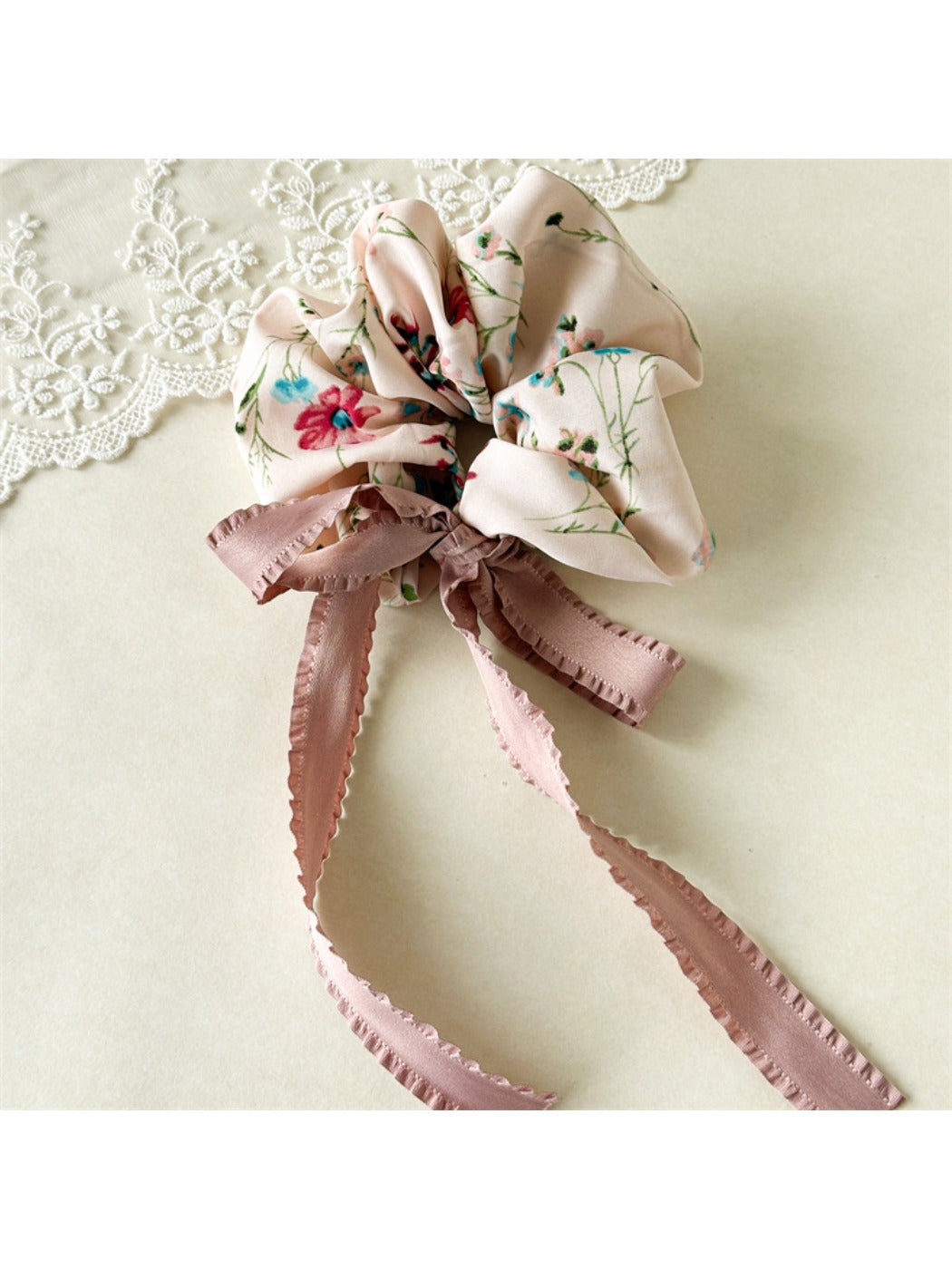 Gifty - Sweet Floral Bow Scrunchie