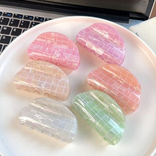 Beau - Plaid PVC Semi-Round Claw Hair Clip