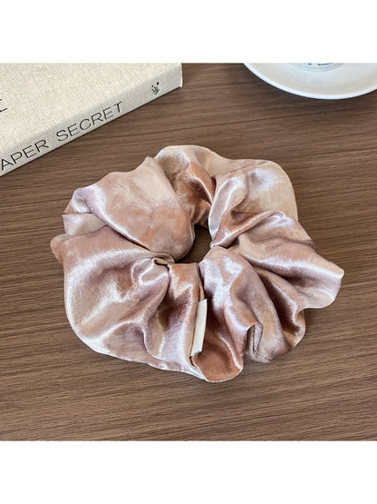 Gifty - Satin Scrunchie Hair Tie