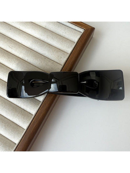 Beau - Minimalist Bow Shaped Hair Claw Clip