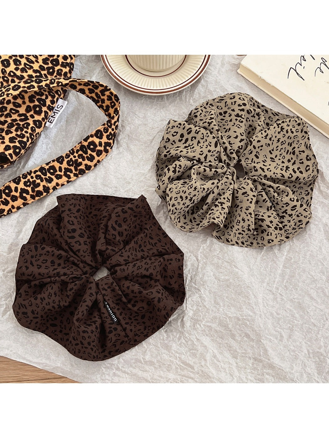 Gifty - Women's Leopard Print Hair Tie