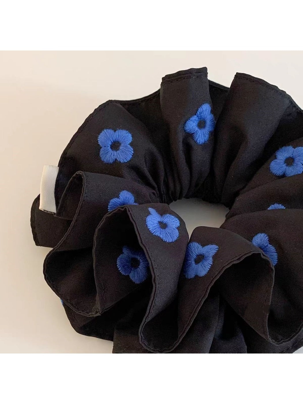 Gifty - Blue Floral Double Ruffle Scrunchie