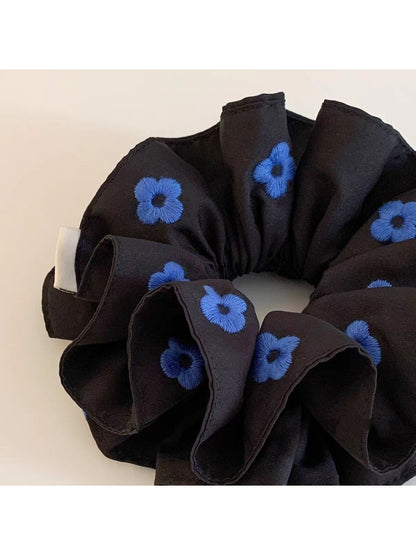 Gifty - Blue Floral Double Ruffle Scrunchie