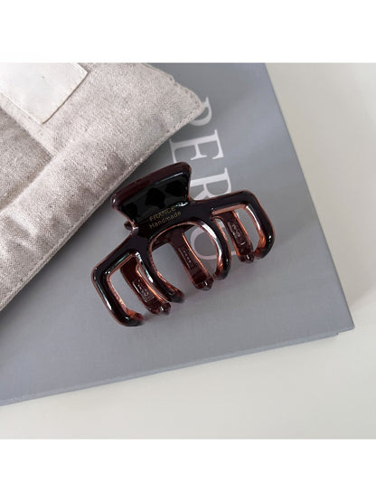 Beau - French-Inspired Wide Hair Clip
