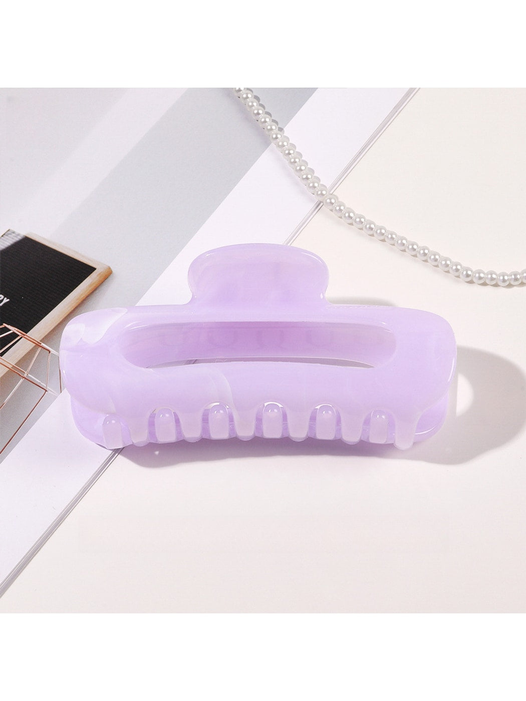 Beau - Glossy Marble Look Oval Hair Claw Clip