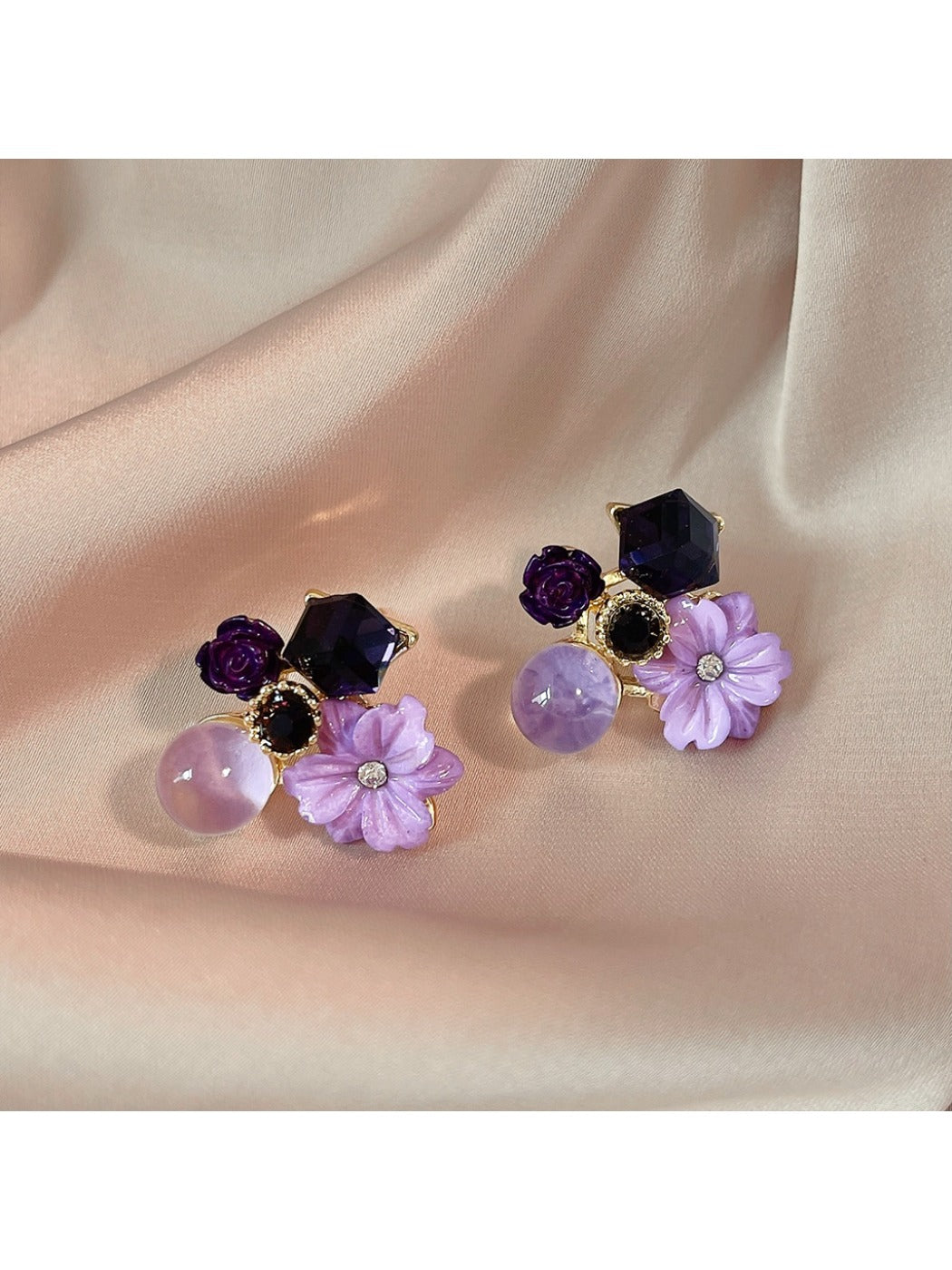 Earedge - Elegant Purple Flower Stud Earrings