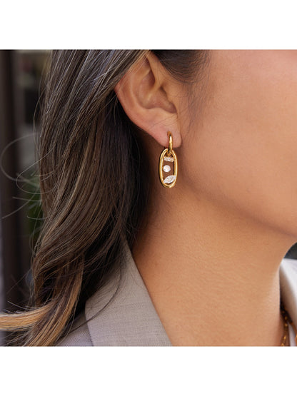 Earedge - White Interlocking Hoop Earrings