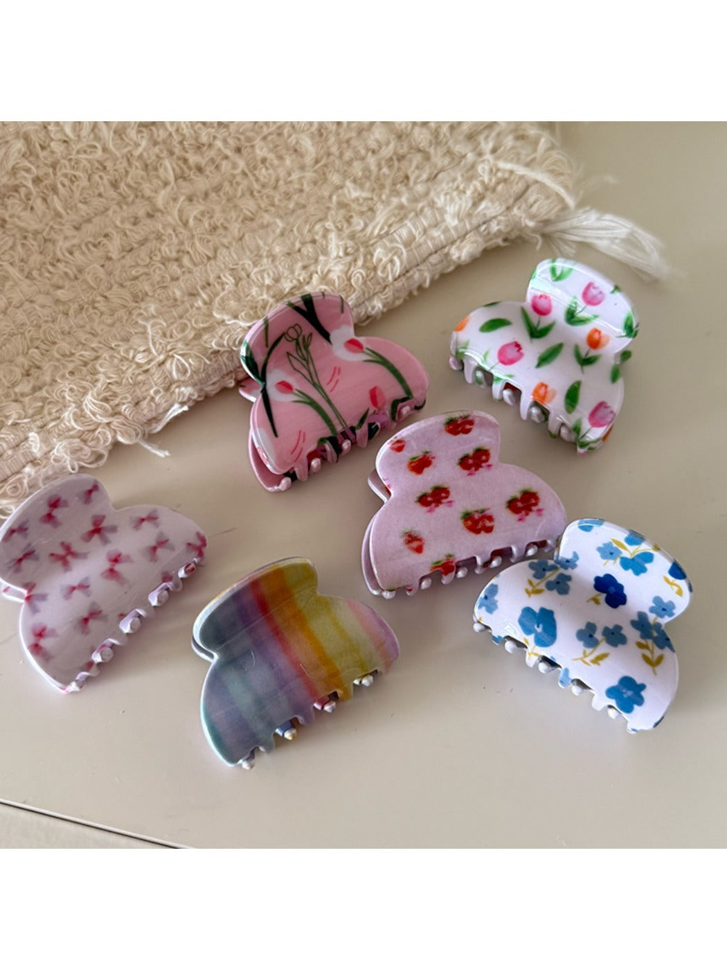 Beau - Cute Small Curved Hair Claw Clip