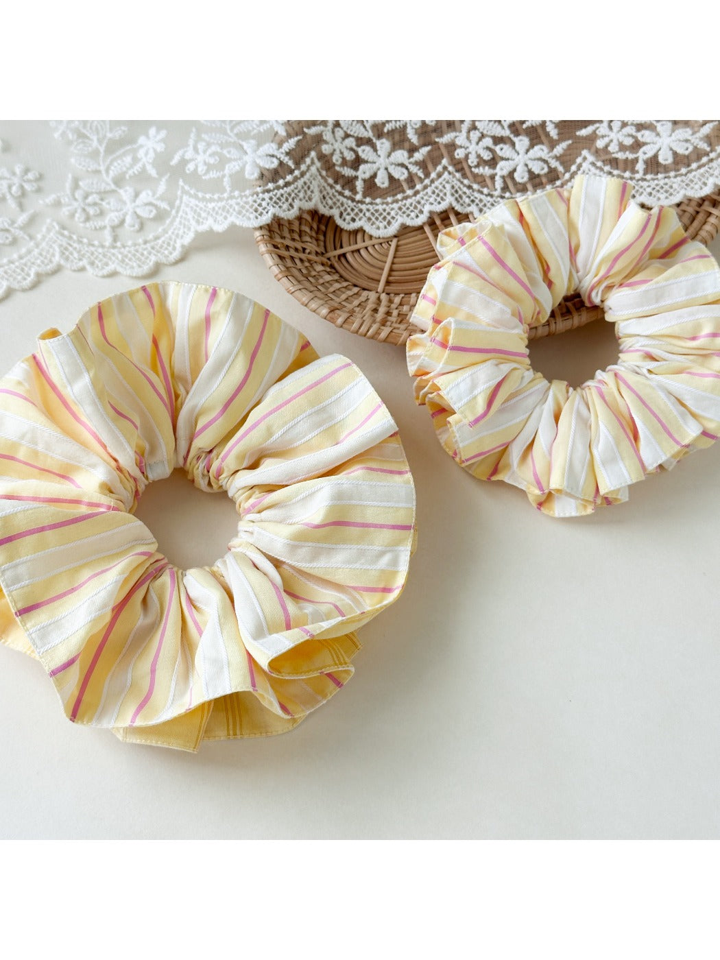 Gifty - Double Sided Pink Yellow Striped Scrunchies