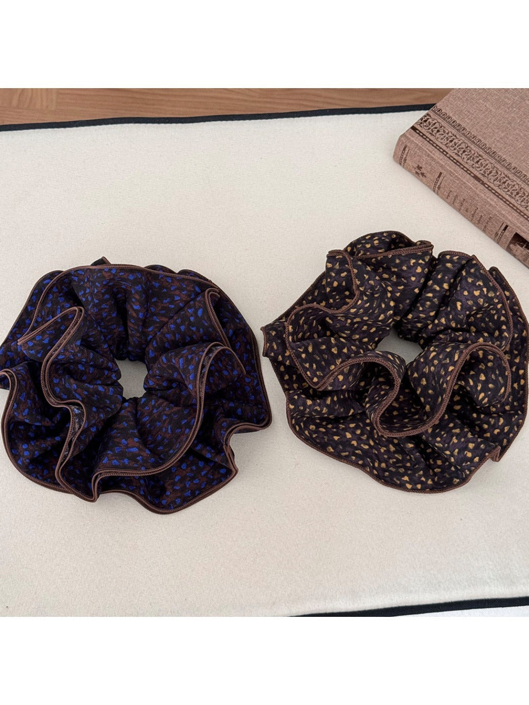 Gifty - Floral Dot Hair Tie