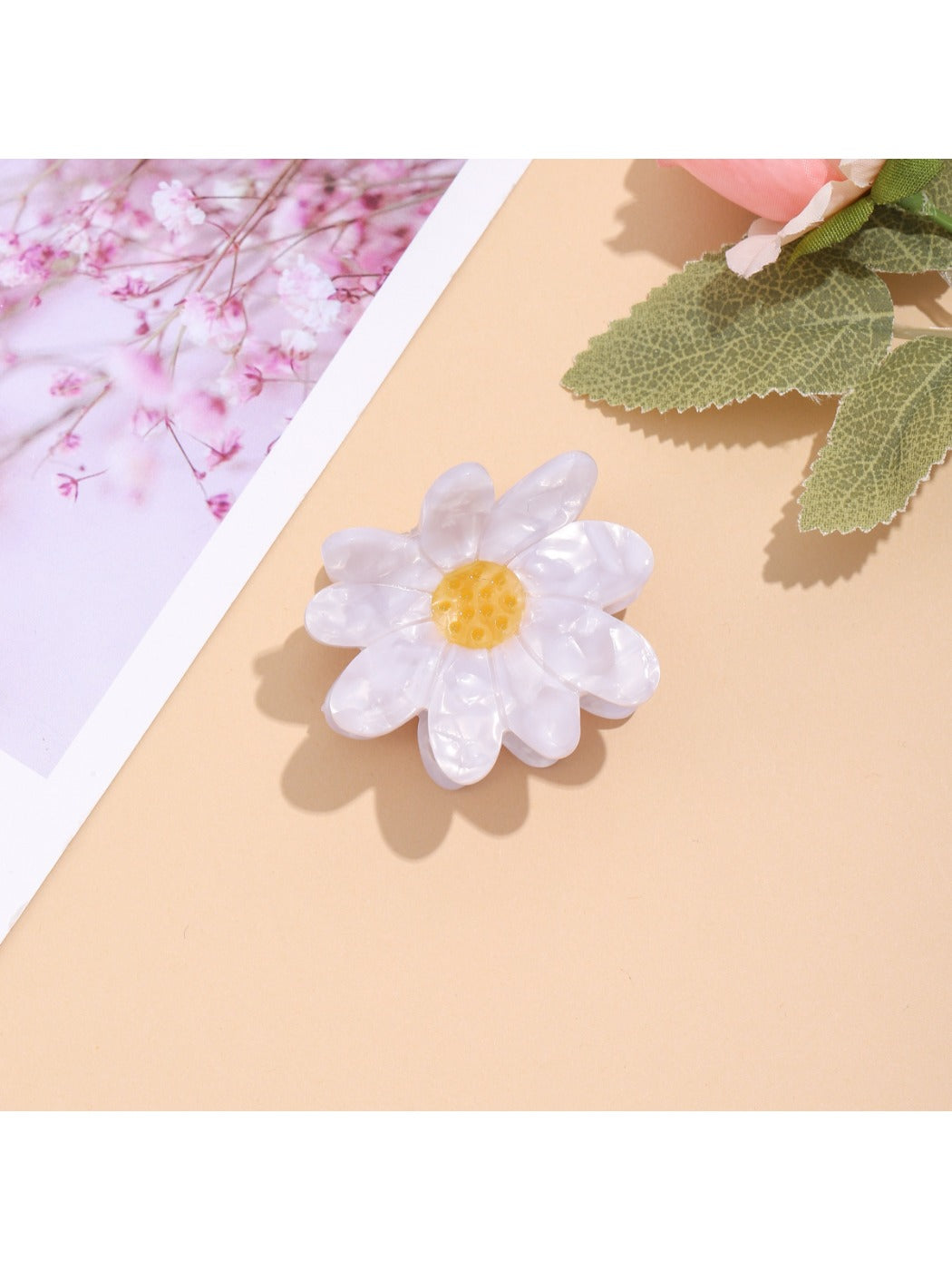 Beau - Minimalist Dainty Daisy Hair Claw Clip